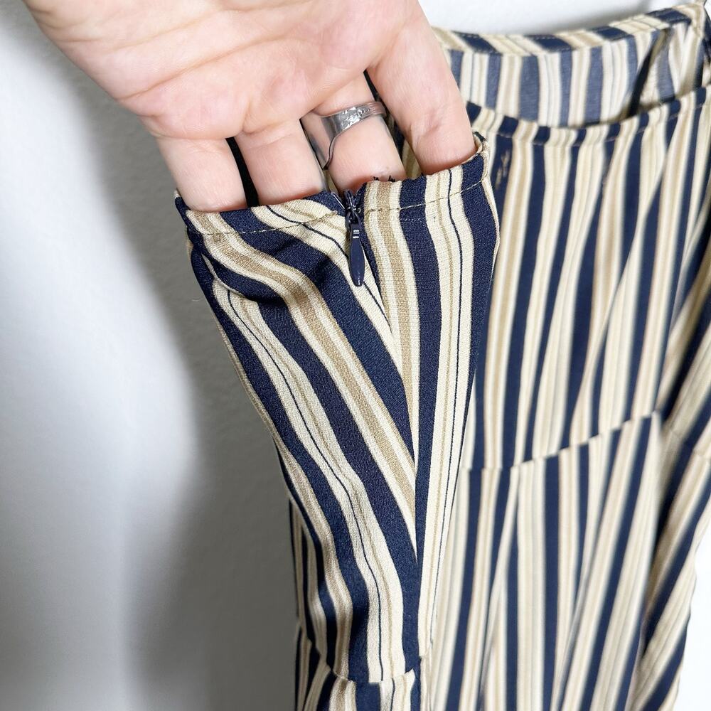 Urban Outfitters Straight-Neck Striped Jumpsuit Women's sz 6 - Picture 9 of 11